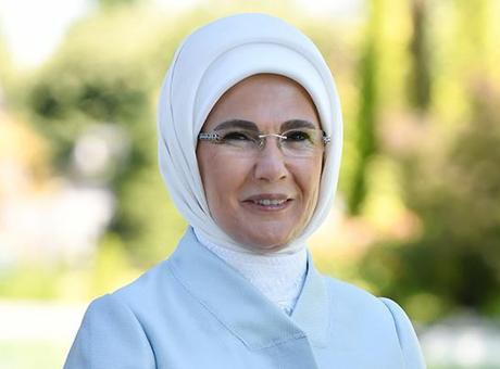 Emine Erdoğan'dan Berat Kandili Mesajı: Rahmet ve Mağfiret Diledi