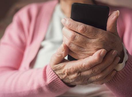 Acil Yardım Hattını 200 Defa Arayan Kadının Sırrı Şaşkınlık Yarattı