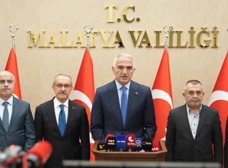 Bakan Ersoy'un Malatya'daki Deprem Anıları Üç Yıl Sonra Gün Yüzüne Çıktı