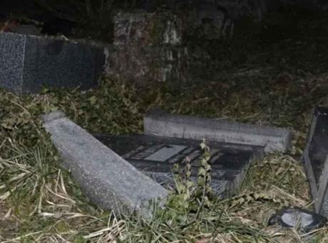 Almanya'da Mezarlıkta Şok Hırsızlık: Ölülerden 8 Kilogram Altın Çaldılar