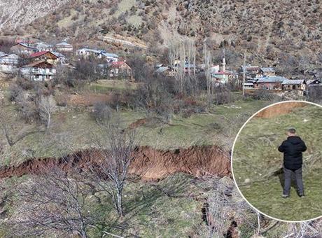 Kayaören Köyü'nde Toprak Kayması Tehdidi: Kaymakam Tahliye İhtimali Üzerine Açıklama Yaptı