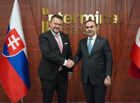 Bakan Kacır, Slovakya ile Sanayi ve Teknolojide Yeni İşbirlikleri Duyurdu