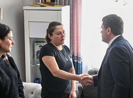 Adalet Bakanı Yılmaz Tunç'tan Atlas Çağlayan'ın Ailesine Taziye Ziyareti