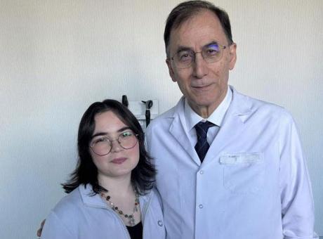 Lenfoma Teşhisi ile Hayatının Akışını Değiştiren Genç Kız: Melis Çelenk'in Doktor Olma Hikayesi