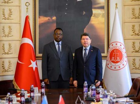Adalet Bakanı Tunç, Somali Mevkidaşı ile Uluslararası Adli İşbirliğini Güçlendirdi