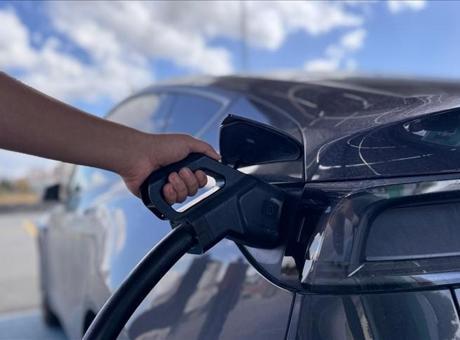 İkinci El Elektrikli Otomobil Pazarında Talep Artışı Bekleniyor