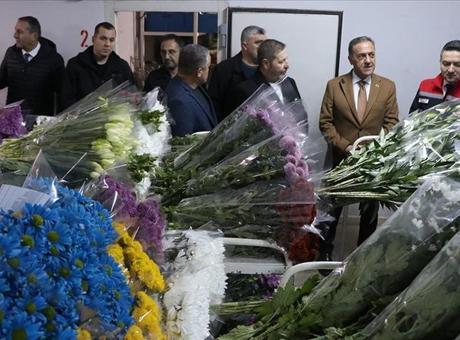Sevgililer Günü'nde Yalova'daki Çiçek Mezatına Yoğun İlgi