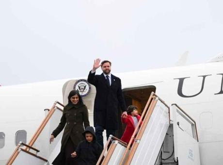 ABD Başkan Yardımcısı Vance Azerbaycan'a Resmi Ziyarette Bulundu