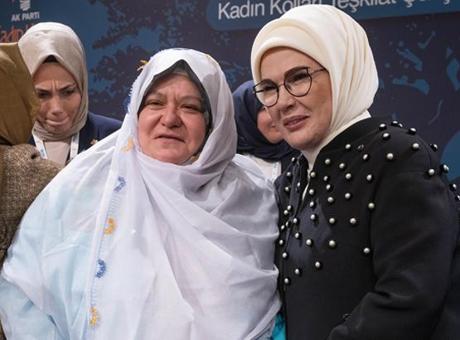 Emine Erdoğan: Kadınların Önündeki Ön Yargıları Aşmak İçin Daha Fazla Çalışmalıyız
