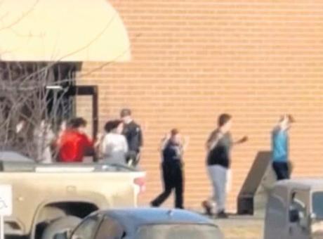 Kanada'da Tumbler Ridge Ortaokulu'nda Silahlı Saldırı: 8 Ölü, 27 Yaralı