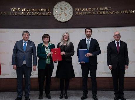 Bakan Şimşek, Avrupa Konseyi Kalkınma Bankası Başkanı Monticelli ile Önemli Bir Görüşme Gerçekleştirdi