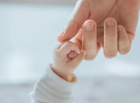 Fransa'da Düşen Doğum Oranlarına Çözüm Arayışı: Aylık 250 Euro Destek ve Faizsiz Konut Kredisi