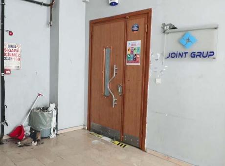 Sultangazi'de İşçi Krizi: Zam Talepleriyle 60 İşçi Ücretsiz İzne Çıkarıldı, Atölye Boşaldı