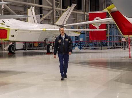 Haluk Görgün, KAAN Uçağının Hangarını Ziyaret Etti: 'Geliştirme, Test ve Üretimi Paralel Yürütüyoruz'