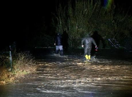 Seydikemer'de Su Baskını: 25 Ev Tahliye Edildi, Anonslar Mahallede Yankılanıyor