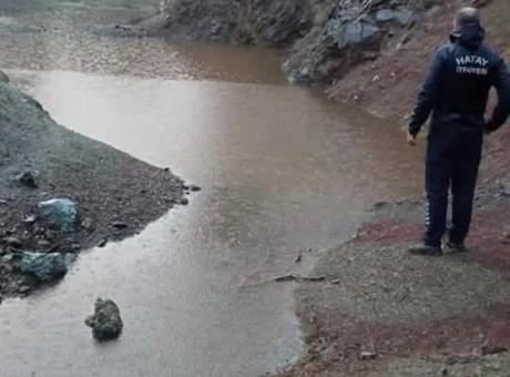 Hatay'da Yağmur Sonrası Çukura Düşen Çocuk Hayatını Kaybetti
