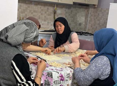 Ramazan Geleneği: Çorum'da Ev Hanımları İftar Sofralarını İmece Usulü Hazırlıyor