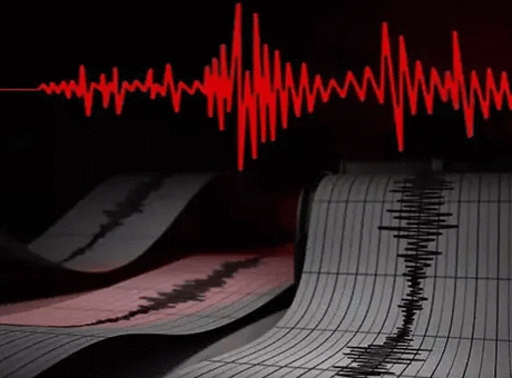 İstanbul'da Gece Yarısı Gelen Deprem Uyarısı Panik Yarattı