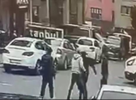 Güngören'de Banka Çekimi Sonrası Yaşanan Gasp Olayında 3 Şüpheli Yakalandı