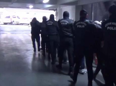 FETÖ Operasyonunda 94 Vergi Müfettişi Adliyeye Sevk Edildi