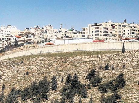 İsrail'in Batı Şeria'daki Arazi Kayıt Kararına Tepkiler Artıyor