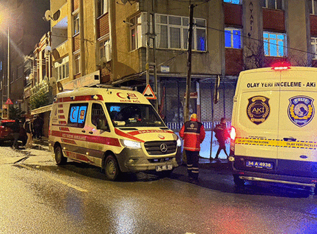 İstanbul'da Eşini Çocuklarının Gözleri Önünde Bıçaklayarak Öldüren Adam Teslim Oldu