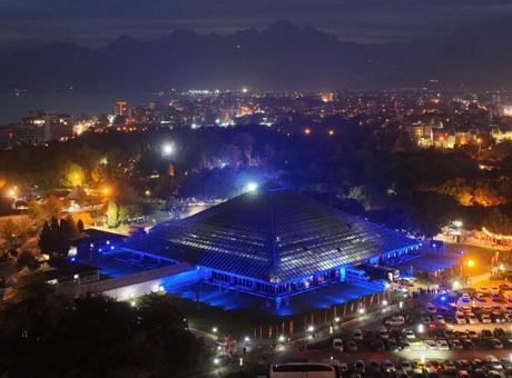 Antalya'da Ramazan Şenlikleri Cam Piramit'te Başlıyor