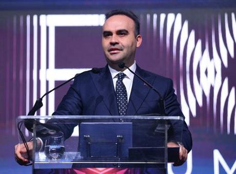 Bakan Kacır'dan 2030’a Kadar 10 Milyar Dolar Değerinde Veri Merkezi ve Yapay Zeka Yatırımı Müjdesi