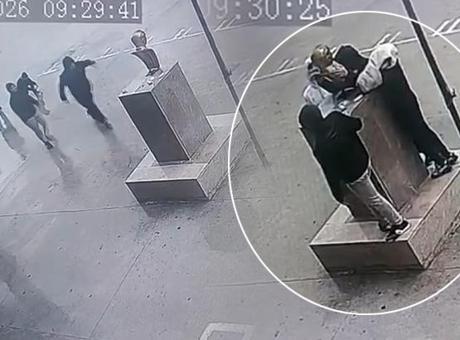 Fırtınada Atatürk Büstünü Koruyan Öğrenciler Takdir Topladı