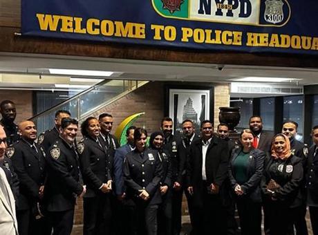 New York'ta Müslüman Polisler Ramazan'a Özel Etkinlik Düzenledi