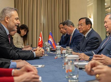 Dışişleri Bakanı Hakan Fidan, Kamboçya Başbakanı Hun Manet ile Önemli Görüşme Gerçekleştirdi