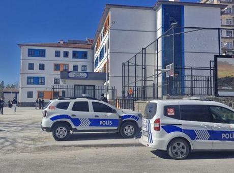 Cıva Skandalı: 17 Öğrenci Hastaneye Kaldırıldı, Olayın Detayları Ortaya Çıktı