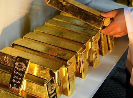 Küresel Belirsizlik Altın fiyatlarını Zirveye Taşıdı