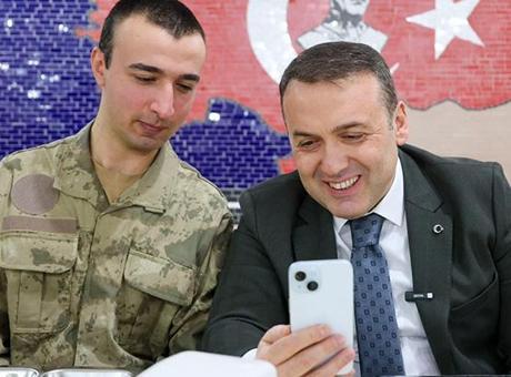 Vali Sözer Ramazan İftarında Mehmetçiklerle Bir Araya Geldi