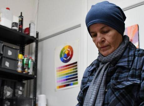 54 Yaşında Üniversite Birincisi Olup Kendi İşini Kurdu: Eserler 1 Hafta ile 3 Ay Arasında Tamamlanıyor