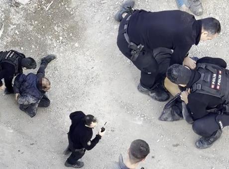 Diyarbakır'da Kadınlara ve Araçlara Saldıran Şahıs Yakalandı