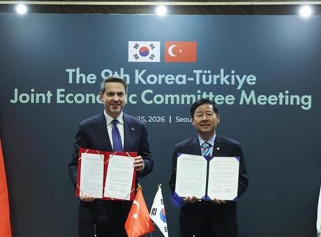 Enerji Bakanı Bayraktar Güney Kore'de Önemli Görüşmelere İmza Attı