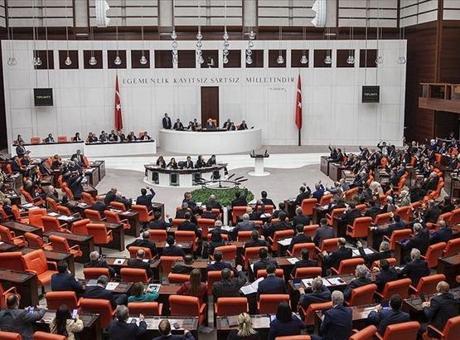 Siyasette Tartışmalar Derinleşiyor: Statü ve Yeni Mesajlar