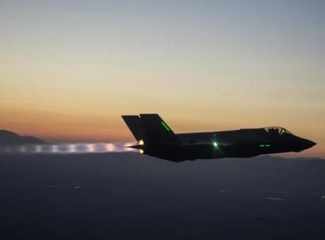 Eski Hava Kuvvetleri Pilotuna İhanet Suçlaması: Gerald Eddie Brown Çinli Pilotları Eğitmekten Tutuklandı