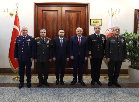 Milli Savunma Bakanı Güler'den Adalet Bakanı Gürlek'e Hayırlı Olsun Ziyareti