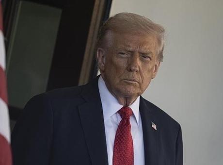 Trump Yüksek Mahkeme Kararına Tepki Gösterdi: Yüz Milyarlarca Dolar İade Edilebilir