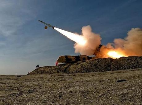 Katar, İran Füzesini Patriot ile Düşürdüğünü Açıkladı