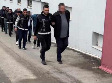 Adana'da Cep Telefonu Bayii Görünümünde Tefecilik Ağı Çökertildi