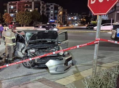 İzmir Aliağa'da Feci Trafik Kazası: Motosiklet Sürücüsü Hayatını Kaybetti