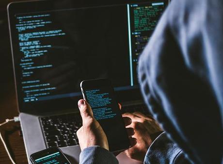 İsrail'in Gizemli Mesajı: İran'daki Kullanıcılarına Hedefli Bildirimler Gönderildi