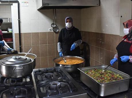 Gümüşhane'de Ramazan Bereketi: 40 Aileye Sıcak Yemek Ulaşacak