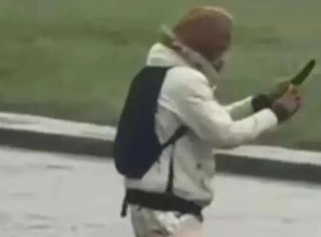 Edinburgh'da Dehşet Veren Bıçaklı Saldırı: Olay Yerinde Geniş Güvenlik Önlemleri