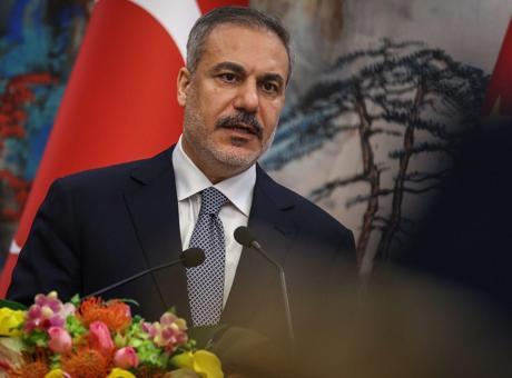 Dışişleri Bakanı Hakan Fidan Konsolosluk Çağrı Merkezi'ni Ziyaret Etti