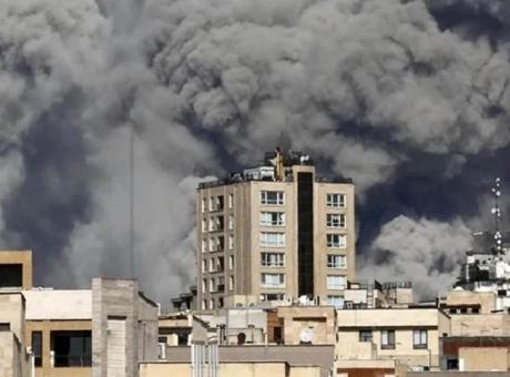 İran'da Olayların Gidişatı: Ölü Sayısı 1045'e Ulaştı