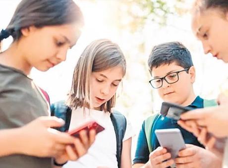 Sosyal Medyaya Yeni Düzenleme: 15 Yaş Altı Kayıt Yasağı Geliyor